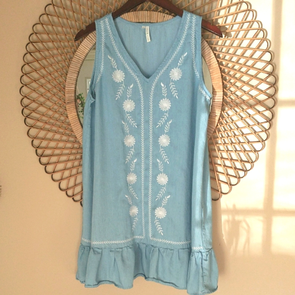Gibson Latimer Sleeveless Embroidered Detail Dress Size Small Chambray Blue